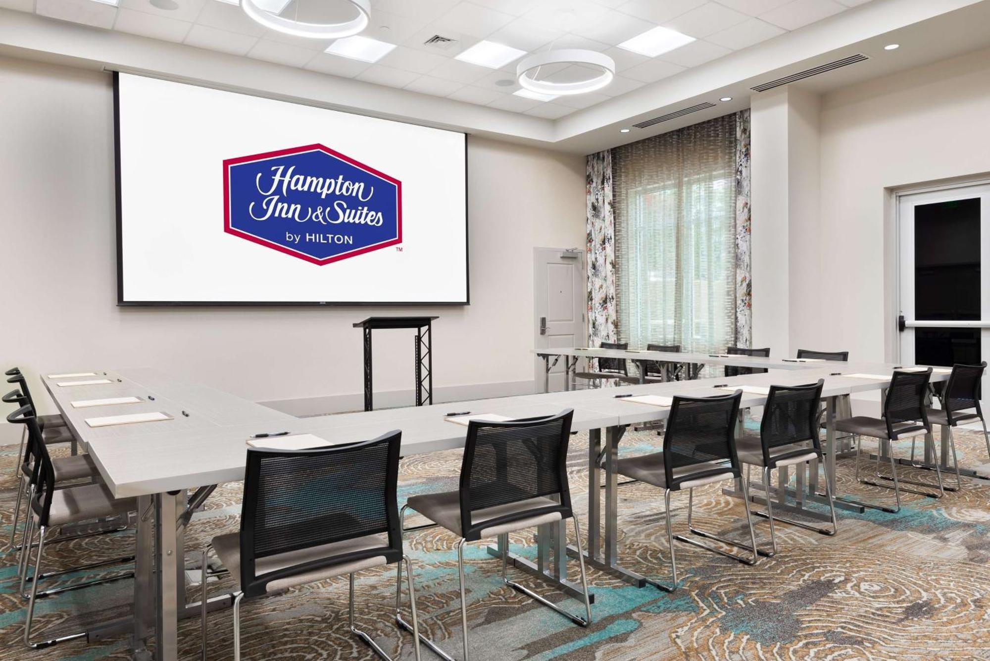 Hampton Inn & Suites Atlanta Buckhead Place מראה חיצוני תמונה